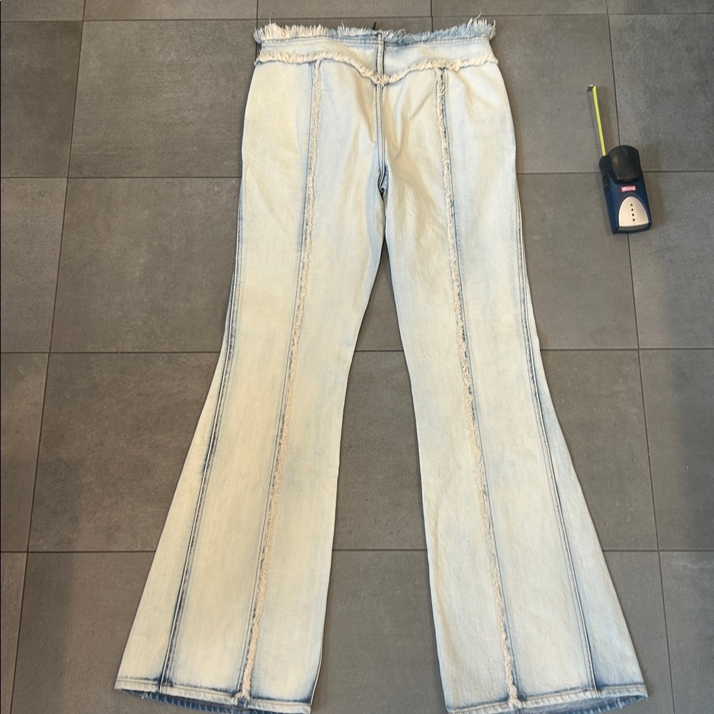 h:ours Calista Pant in Light Tinted Bleach - Picture 13 of 14